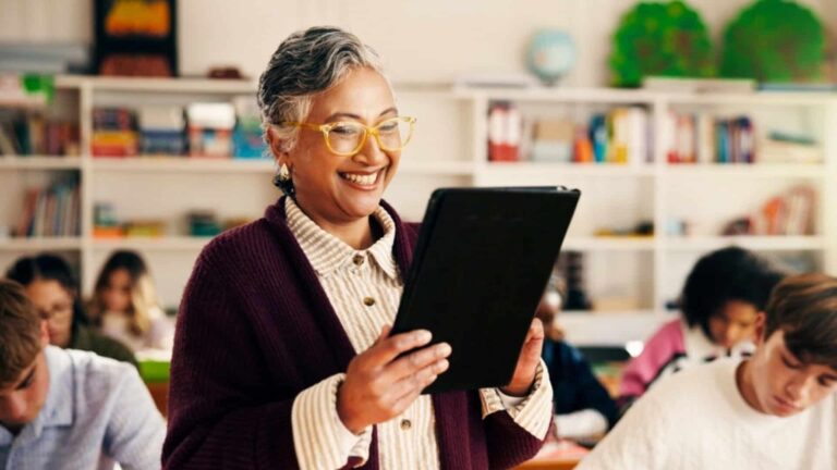 Governo quer internet em todas as escolas públicas até fim de 2026